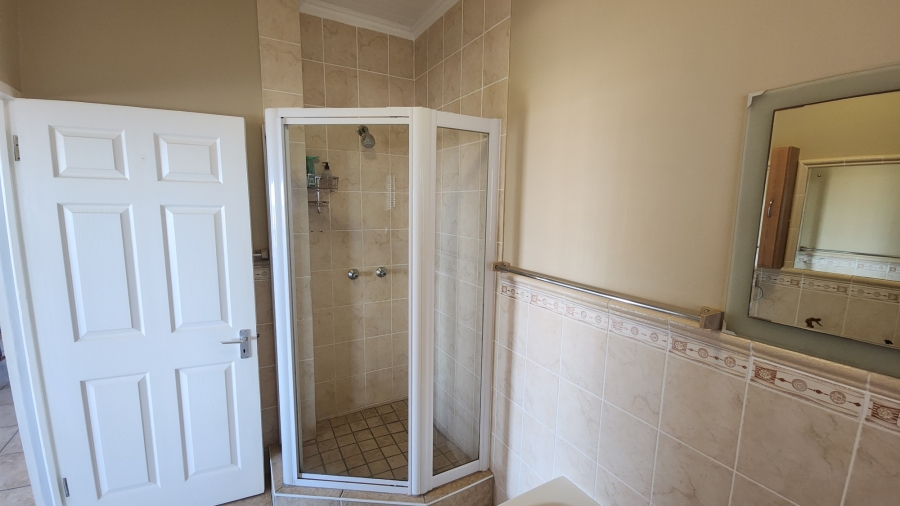 3 Bedroom Property for Sale in Menkenkop Western Cape